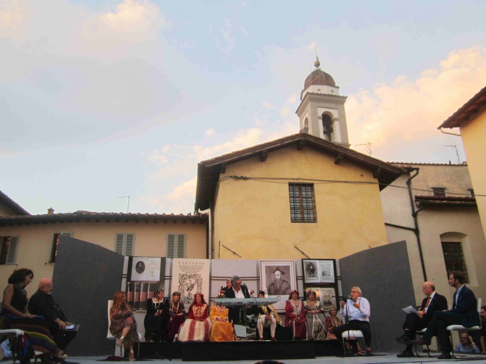 Piazza Castelvecchio degno proscenio di Monsignor Giovanni della Casa