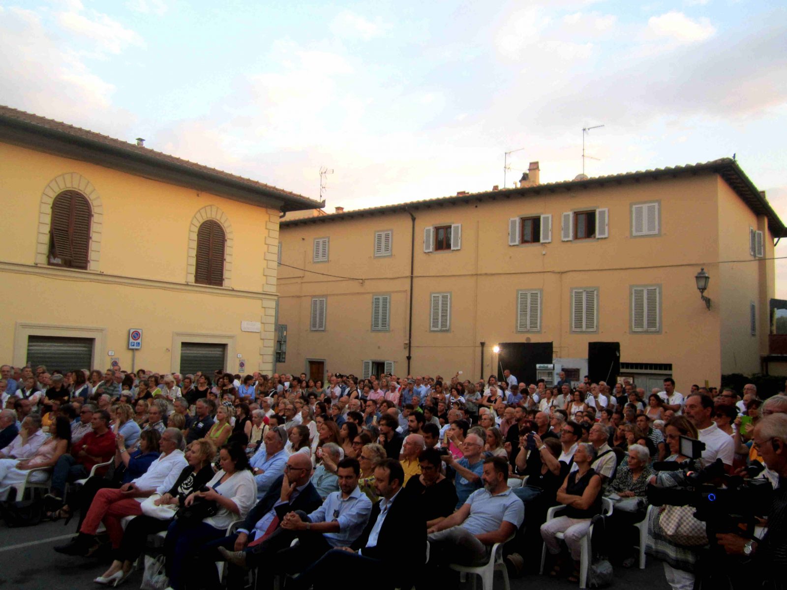 Piazza Castelvecchio degno proscenio di Monsignor Giovanni della Casa