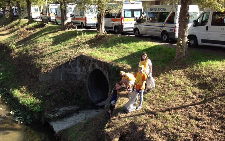 Puliamo il mondo a Borgo, con i ragazzi delle scuole