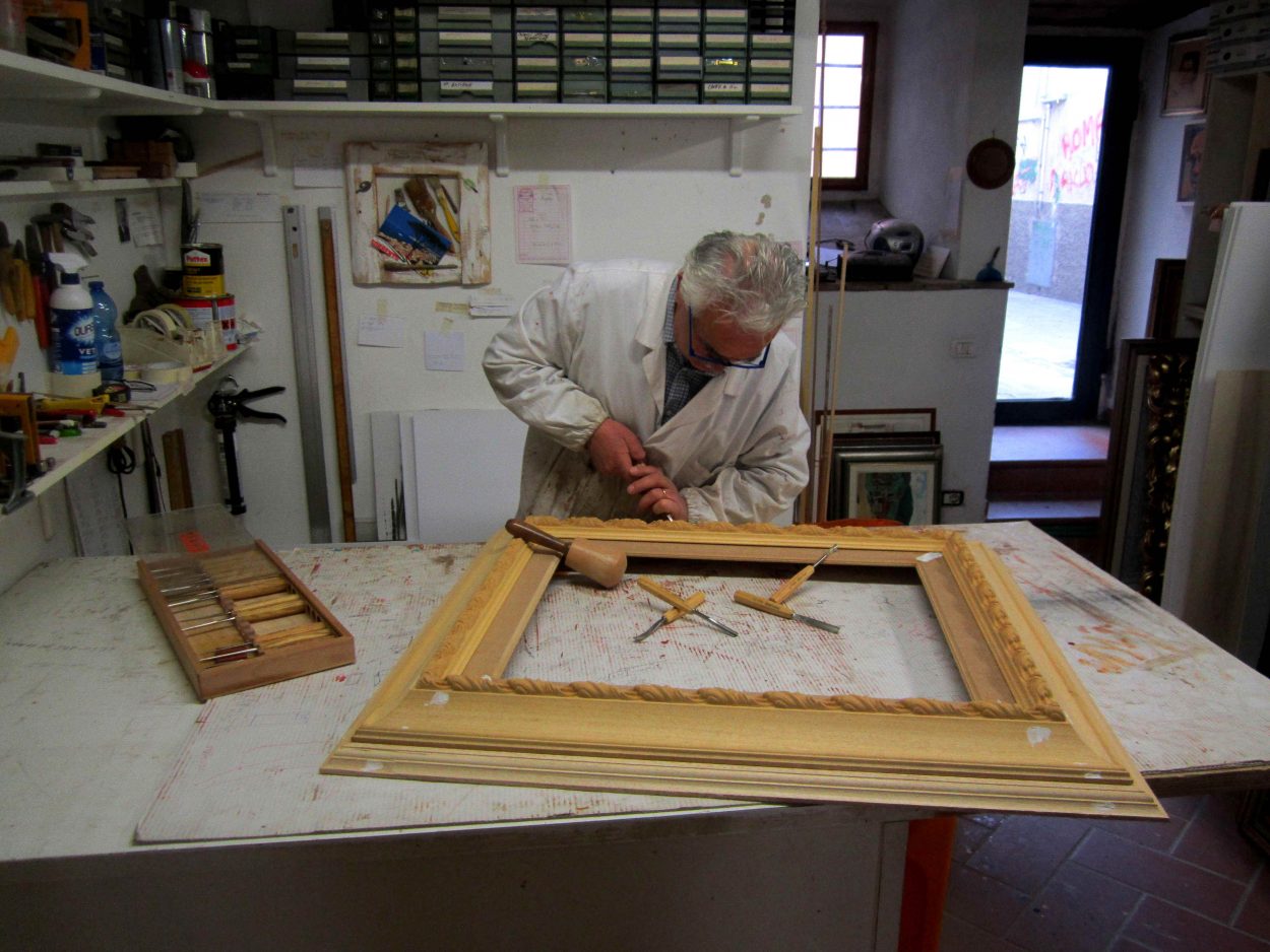 Con la mostra di Tronconi si chiude il centro d’arte Renato Ratoci