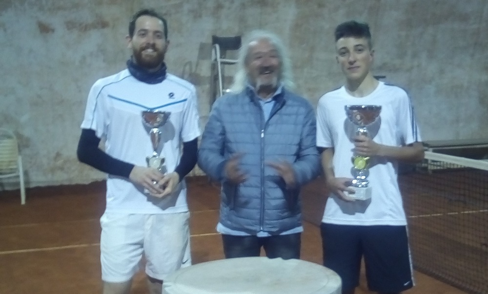 Tennis. Il 17enne Tommaso Pinelli vince il torneo a Borgo. Prima nel femminile Elena Bartoli