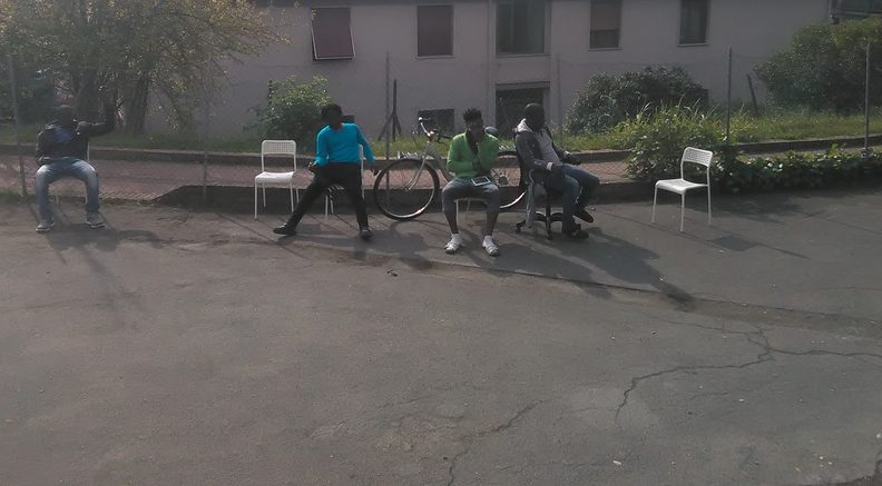 Migranti alla stazione di Borgo. OK!Mugello ha visitato la struttura. Reportage, foto e cronaca