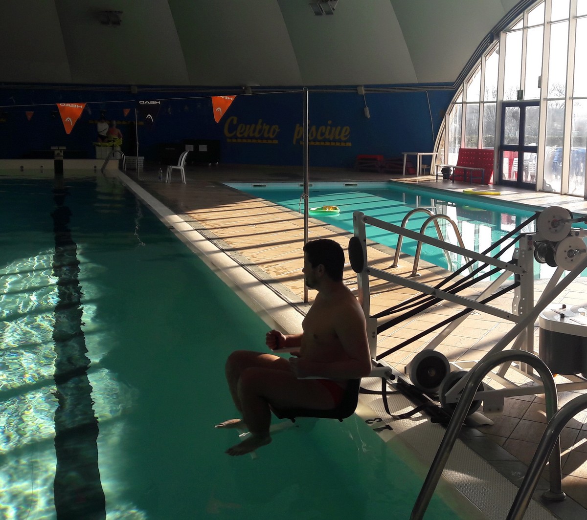 Disabilità. Un sollevatore al Centro Piscine