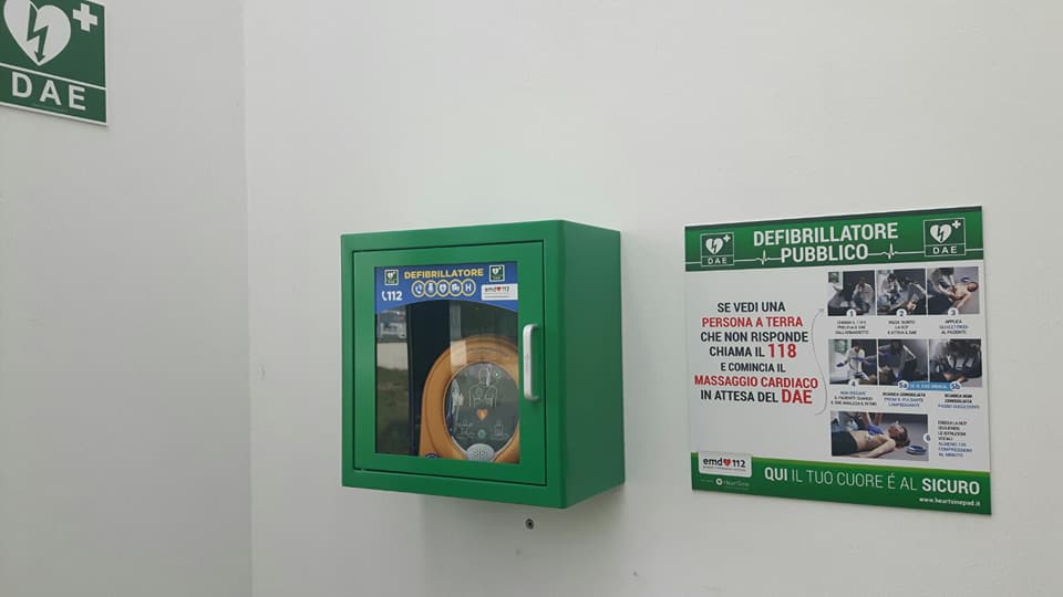 Scarperia. Defibrillatore in centro, donato dalla Misericordia