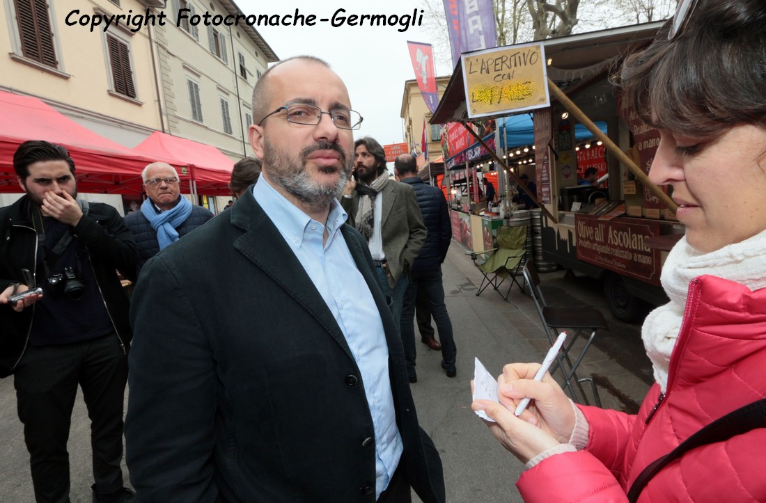 Firenze. Giovanni Bettarini (ex sindaco di Borgo) calzolaio per un giorno