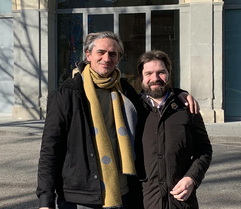 L'artista Clet è tornato a Dicomano. E un cartello dal Mugello è volato a Los Angeles