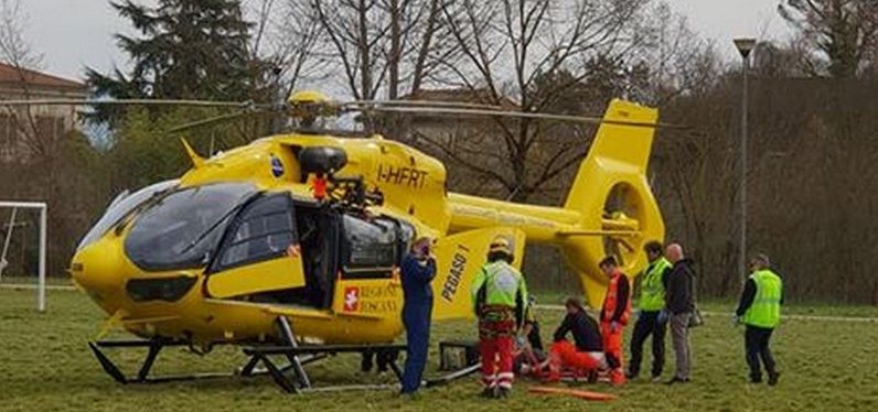 Auto ribaltata sulla Bolognese. Arriva Pegaso