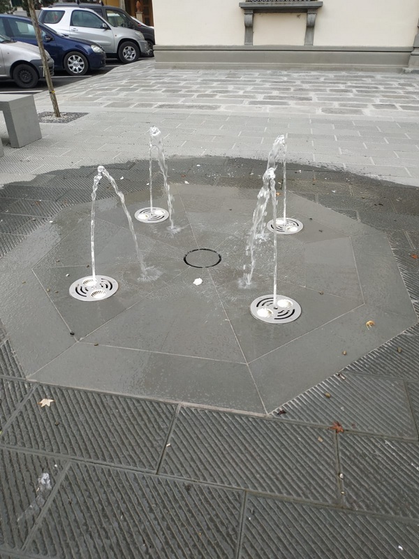 La fontana della discordia. Barlotti: 'Spreco e potenziale pericolo