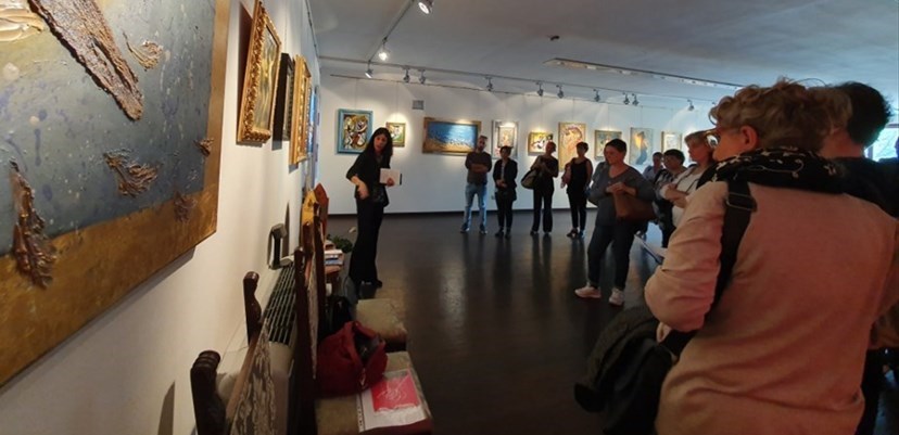 Un momento dell’evento culturale nello Studio Atelier di Elisa Marianini a la Torre