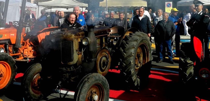 Il mitico trattore 'testacalda’ del 1956