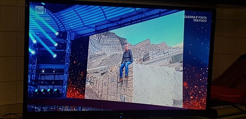 La foto di Paolo da Firenzuola nella sua cava di arenaria