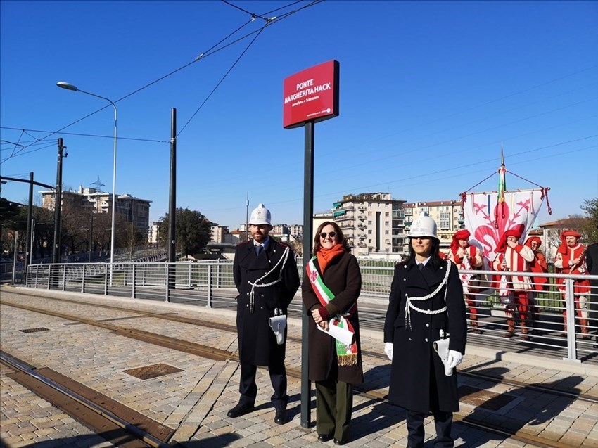 La cerimonia di inaugurazione con la Vicesindaca Cristina Giachi