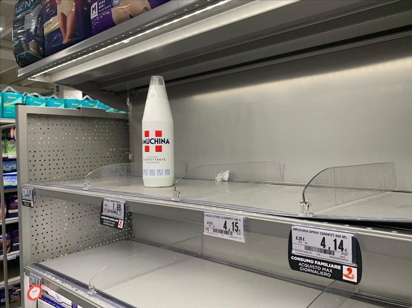 Situazione scaffali alla Coop di Borgo San Lorenzo (FI) il 24/02/2020