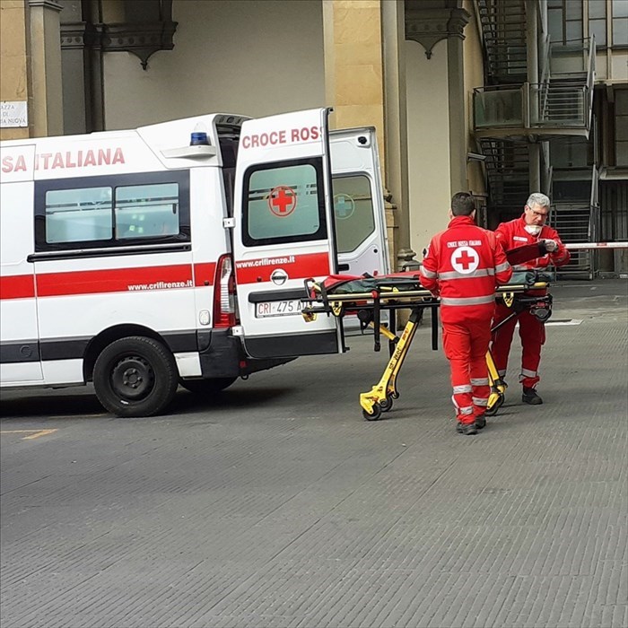 un'ambulanza appena arrivata