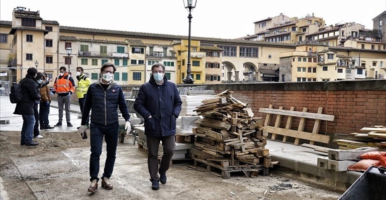 Il sopralluogo in lungarno Acciaiuoli