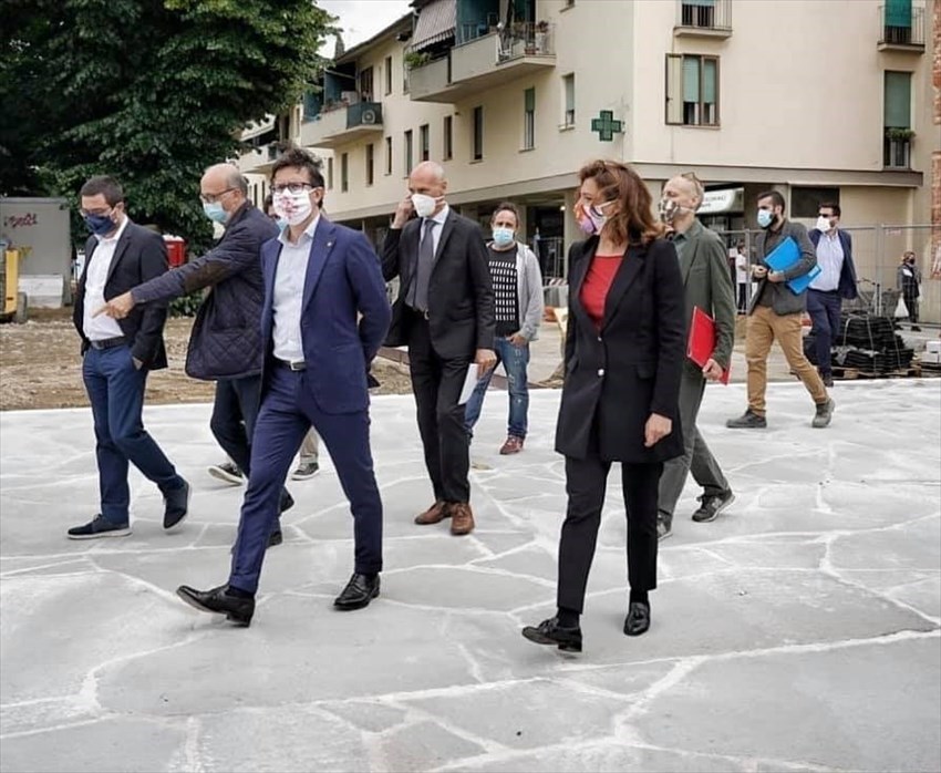 lavori in piazza dell'Isolotto