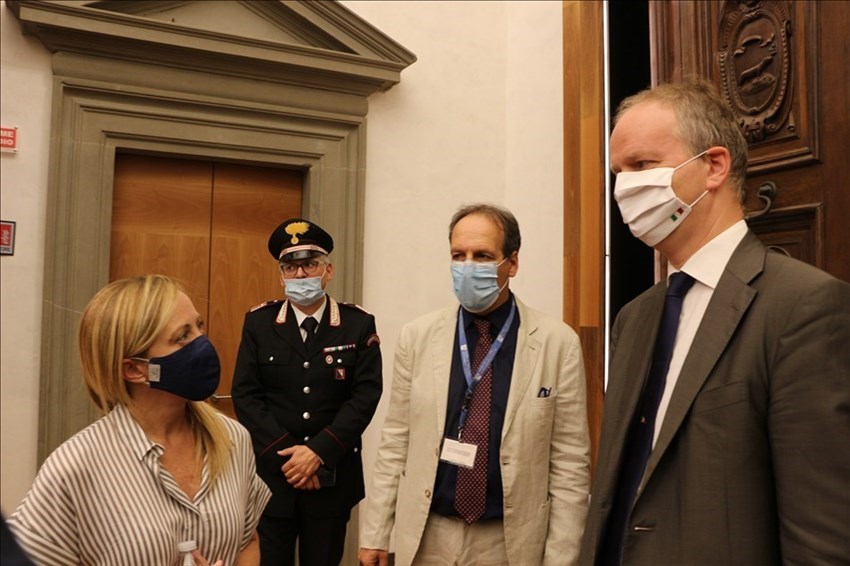 Meloni a Firenze: "La Toscana è contendibile, la libereremo dal guinzaglio della sinistra"