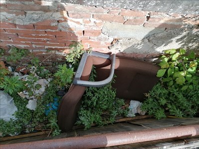 Il vecchio ponte del Barco è una discarica