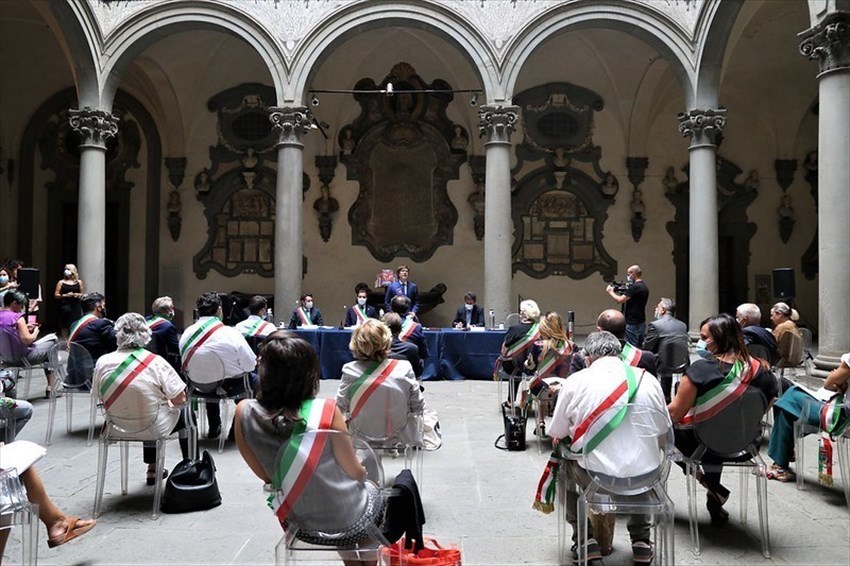 Cerimonia di siglatura dell'accordo delle "Vie di Dante"