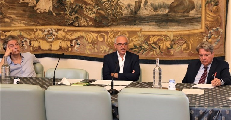 Il consigliere metropolitano delegato allo Sport Nicola Armentano , Roberto Curtolo (Ufficio Scolastico Regionale) e Massimo Porciani (Comitato paralimpico toscano)