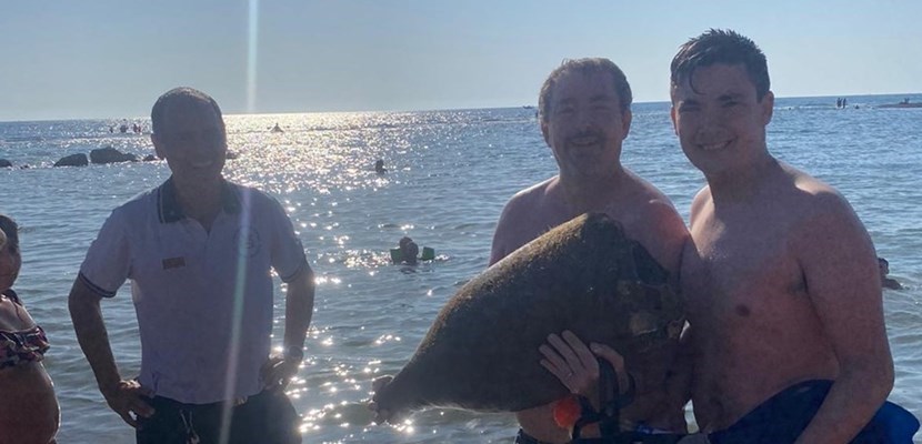 Orbetello. Mugellani al mare trovano un'anfora antica sott'acqua