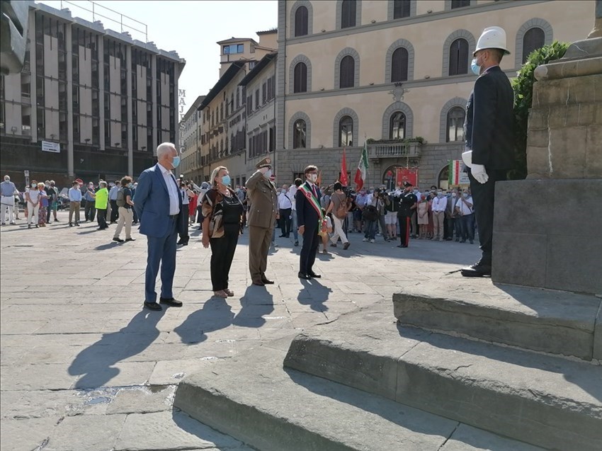 La cerimonia in Piazzale dell'Unità