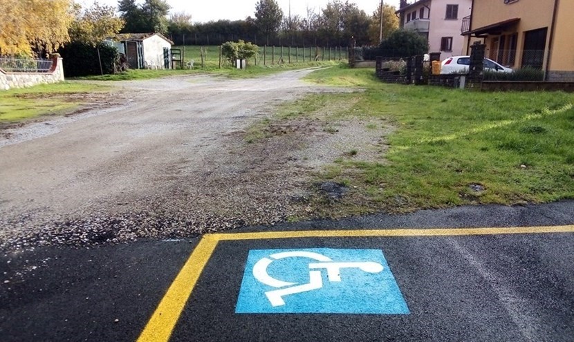 Galliano e quella strada asfaltata a metà... Foto del Giorno