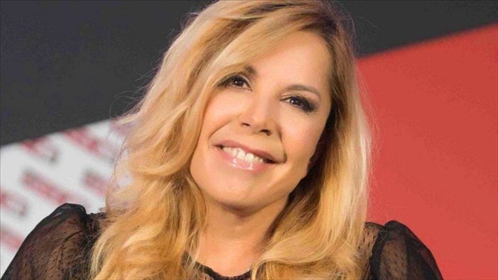 La calda voce di Anna Pettinelli ci proietta nell'infinito del cielo. Intervista audio