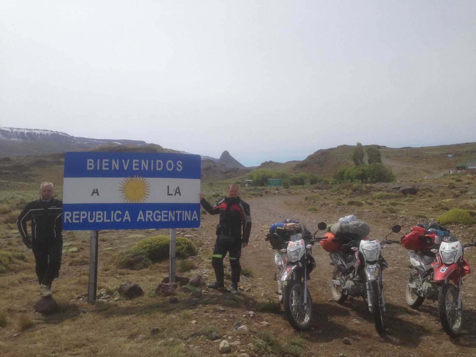 Oltre le Ande in vista del Cerro Torre e Perito Moreno. In moto fino alla fine del mondo